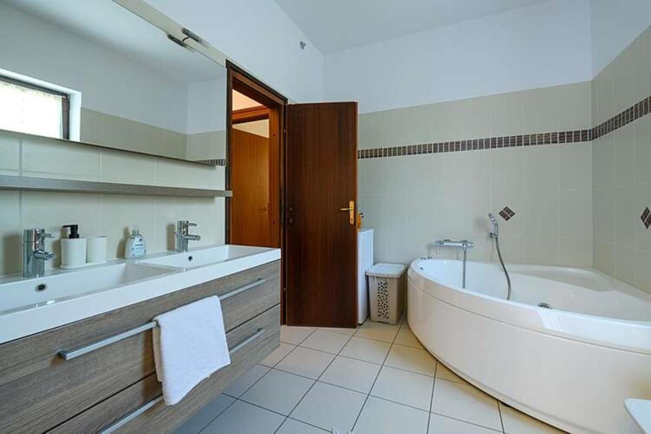 House Fran Apartment Barban Exterior foto